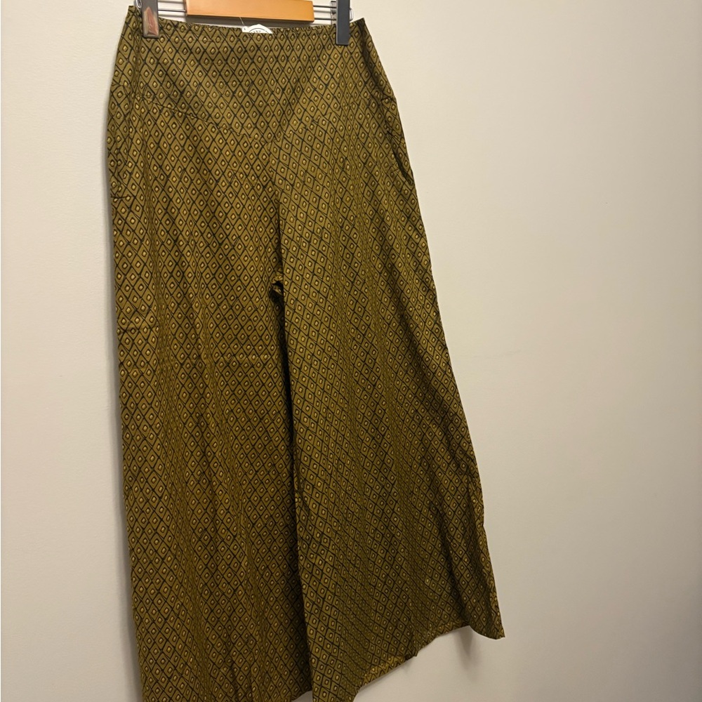 Geometric Patterned Wide-Leg Pants